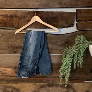 Wishlist distressed skinnies